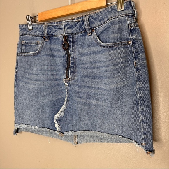Pacsun distressed denim mini skirt - Picture 2 of 6